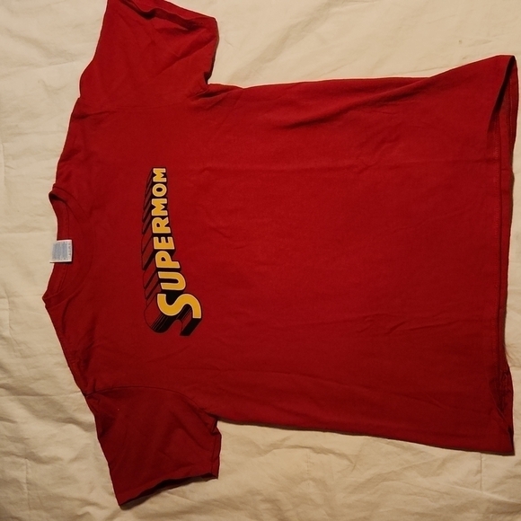 SUPERMOM tee - Picture 1 of 6